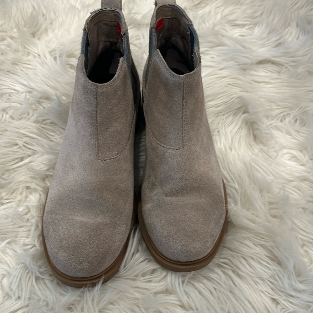 Sorel tan booties